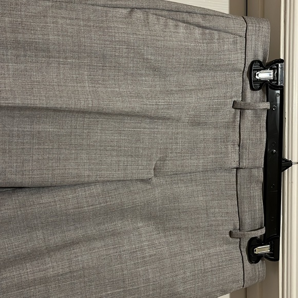 Like New Gap Modern Trouser Size 4 - Picture 2 of 2